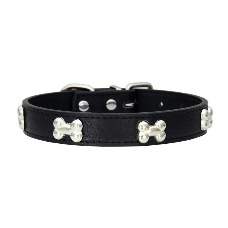 collier chien noir en cuir avec motif os